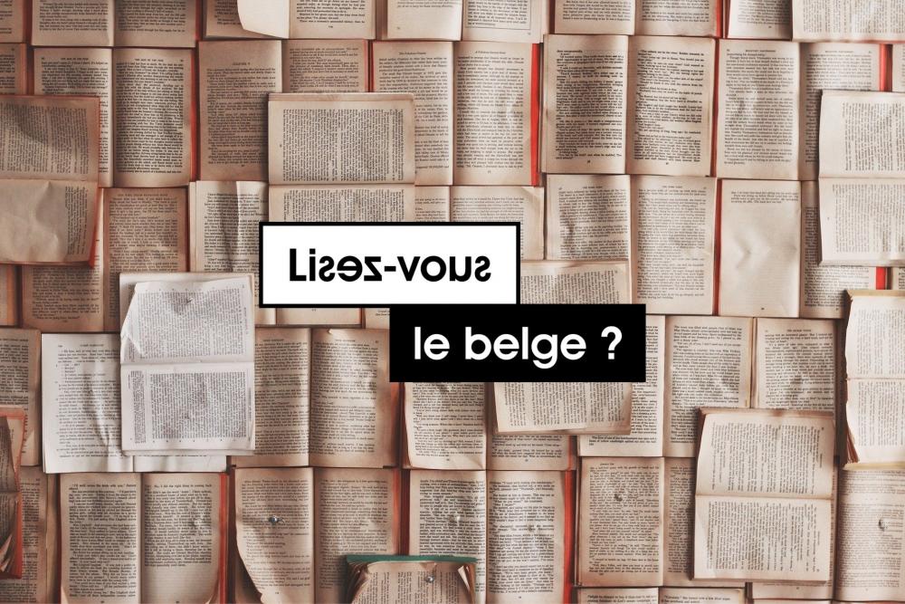 grand nombre de livres ouverts et étalés sur toute la surface de l'image avec Lisez-vous le belge ? au centre en noir et blanc